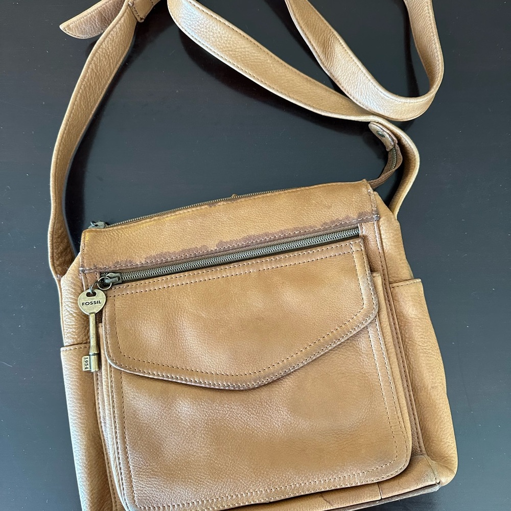 FOSSIL tan leather crossbody handbag